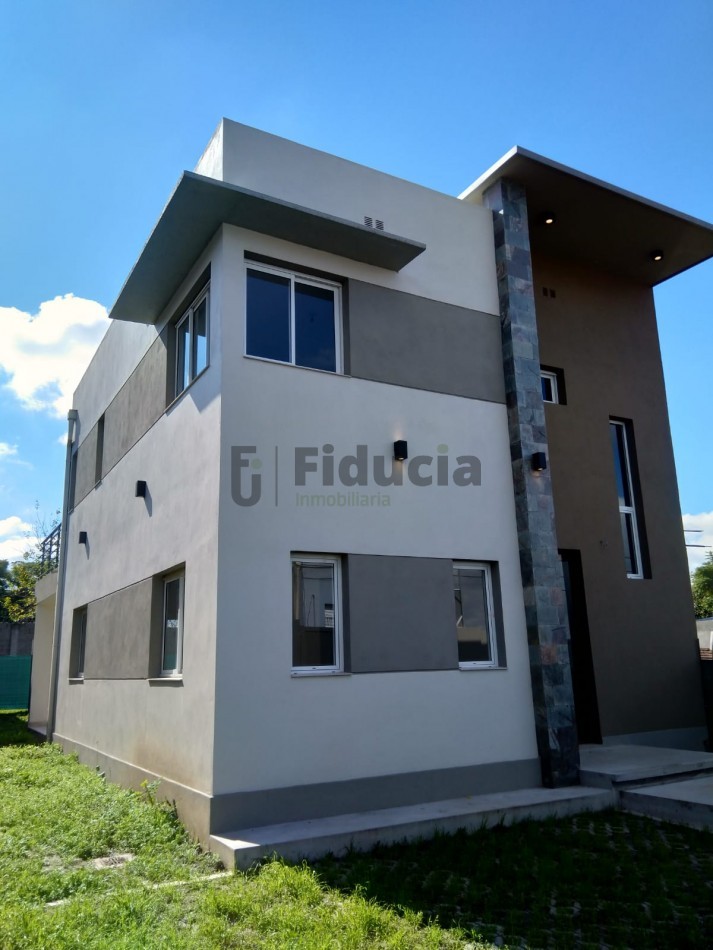 Hermosa casa en alquiler, moderna a estrenar