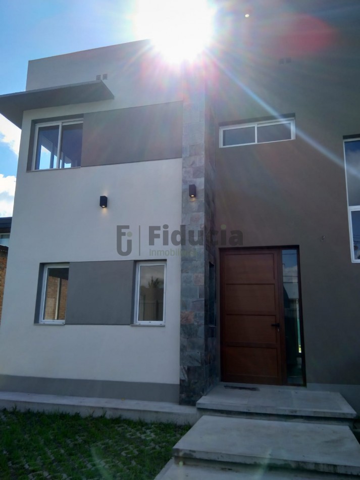 Hermosa casa en alquiler, moderna a estrenar