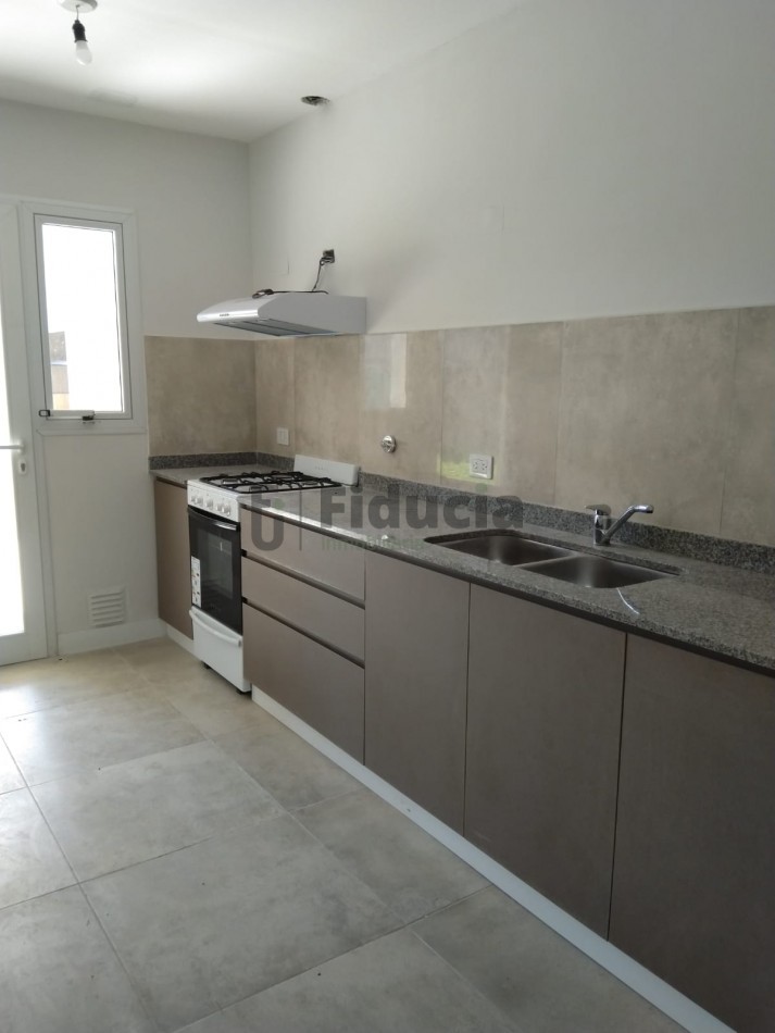 Hermosa casa en alquiler, moderna a estrenar